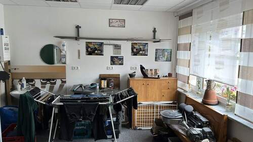 Büro im Erdgeschoss - 