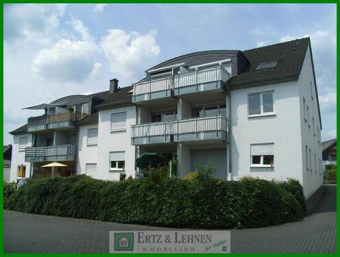 Wohnen in gepflegten Mehrfamilienhaus - Schöne 3-Zimmer-Dachgeschoss-Wohnung mit Wohlfühlfaktor!