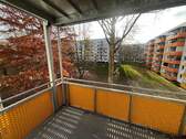 Balkon eins - 5 Zimmer Etagenwohnung zur Miete in Chemnitz