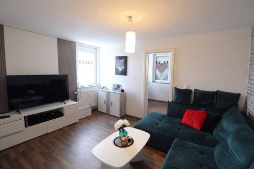 Wohnzimmer - 3 Zimmer Etagenwohnung zum Kaufen in Oppenweiler