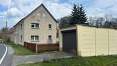 Seitenansicht inkl. Garage - 5 Zimmer Einfamilienhaus in Rennersdorf