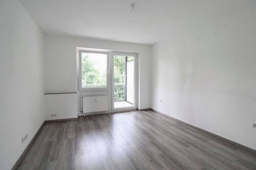 Wohnzimmer - 2 Zimmer Etagenwohnung zum Kaufen in Düsseldorf