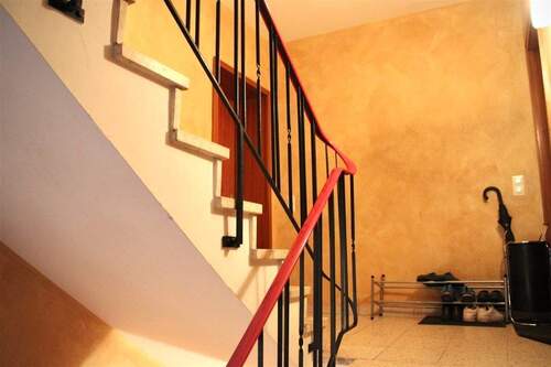 Hausflur - 2 Zimmer Etagenwohnung zum Kaufen in Bad Schönborn