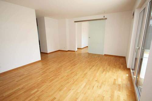 Zweite Perspektive - 2 Zimmer Etagenwohnung in Neumarkt in der Oberpfalz