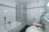 Badezimmer - Etagenwohnung mit 77,50 m&sup2; in Lübeck zum Kaufen