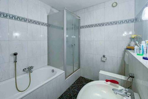 Badezimmer - Etagenwohnung mit 77,50 m&sup2; in Lübeck zum Kaufen