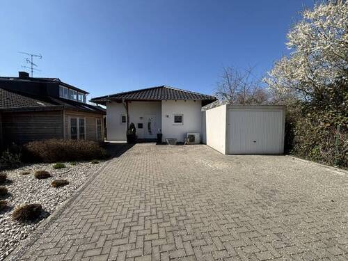 Bild 1 - *Seligenstadt* Wohnen auf einer Ebene, 1 Familienhaus mit idyllischen Garten