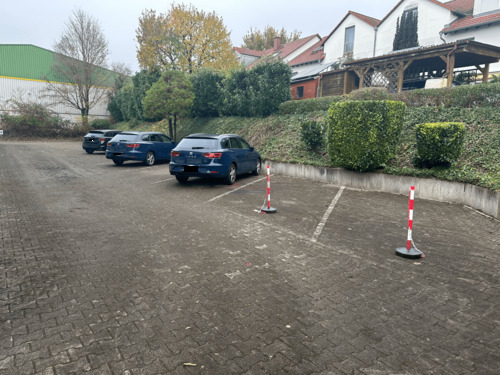 Parkplätze hinter dem Haus - 