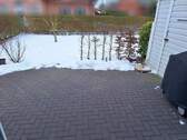 Terrasse mit Zugang zum Carport - 