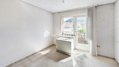 B 1. OG Schlafzimmer 2 1 - 