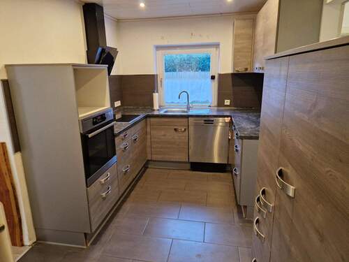 Küche mit moderner EInbauküche - 