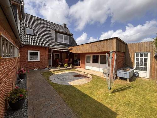 Gartenansicht im Sommer - 