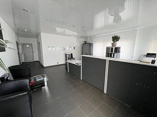Büro Empfang - Halle in Villingen-Schwenningen zum Kaufen