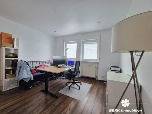Kinderzimmer / Büro - 