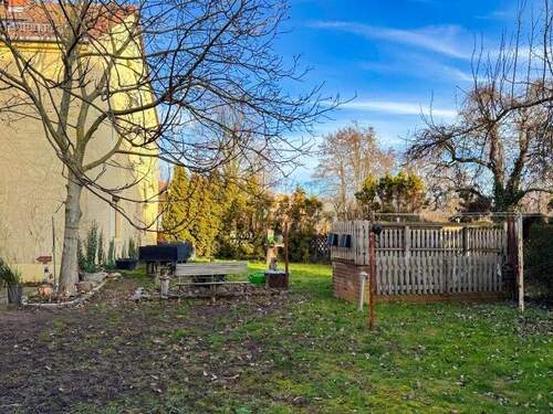 Bald grün - 1 Zimmer Mehrfamilienhaus, Wohnhaus zum Kaufen in Riesa