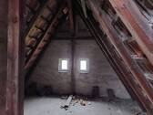 Spitzboden mit Giebelfenstern.jpg - 