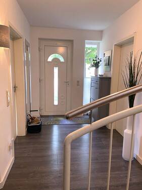 der großzügige Eingangsbereich - 