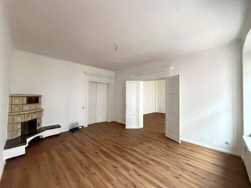 Geräumiges Wohnzimmer - 