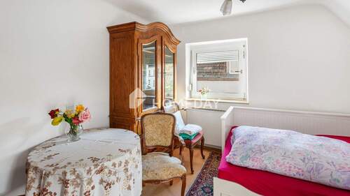 1. OG Schlafzimmer 1 1 - 