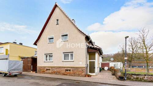 Außenansicht 2 - 8 Zimmer Mehrfamilienhaus, Wohnhaus zum Kaufen in Waldfischbach-Burgalben