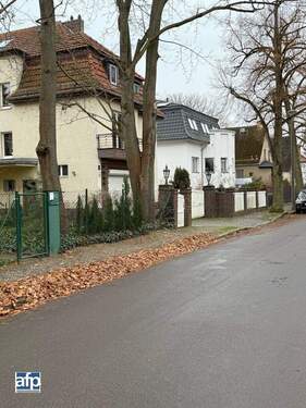 Nachbarbebauung2 - Grundstück in Potsdam / Babelsberg zum Kaufen