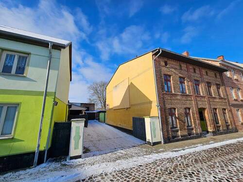 Die Hofzufahrt.jpg - Acht Wohnungen in der Hansestadt Anklam! Denkmalschutz!
