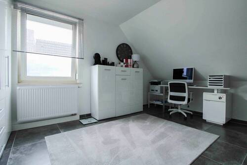 Schlafzimmer 1 OG Vorderhaus - 