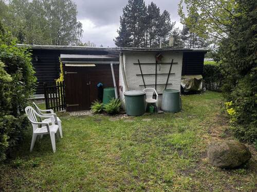 Blick zum Schuppen - 