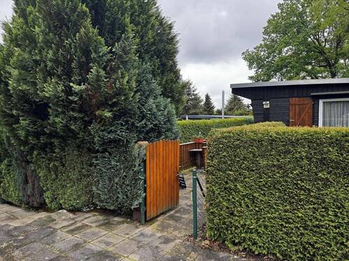 Eingang zum Grundstück - 2 Zimmer Bungalow zum Kaufen in Cavertitz OT Bucha
