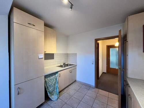 Kleine Küche mit Fliesenboden - 1 Zimmer Etagenwohnung in Görlitz