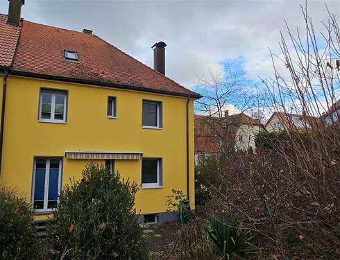 Gartenansicht - Ruheoase und doch mittendrin: Reihenendhaus zum sofortigen Bezug