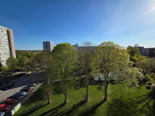 Aussicht Balkon - Etagenwohnung mit 77,00 m&sup2; in Kronshagen zur Miete