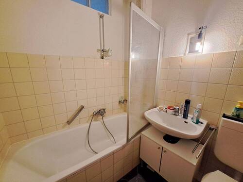Wannenbad - Etagenwohnung mit 43,30 m&sup2; in Bremerhaven zur Miete