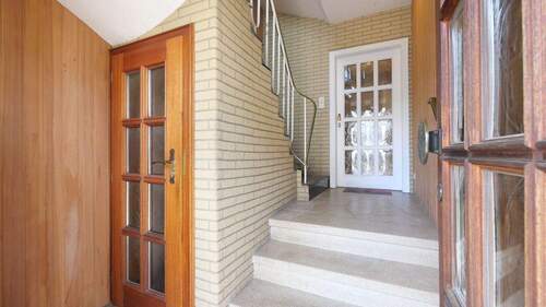 Treppenhaus EG - 9 Zimmer Mehrfamilienhaus, Wohnhaus zum Kaufen in Paderborn / Elsen