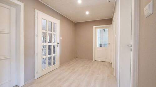 Flur EG - 9 Zimmer Mehrfamilienhaus, Wohnhaus in Paderborn / Elsen