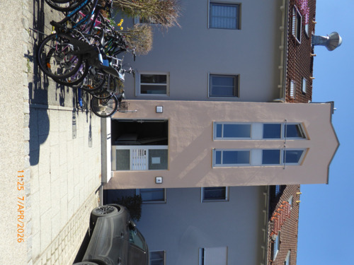 1.3 Hauszugang.png - 2 Zimmer Etagenwohnung in Postbauer-Heng