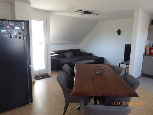 13. Esstisch und Wohnzimmer.JPG - 