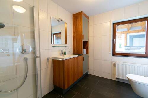 Badezimmer 2.jpg - 