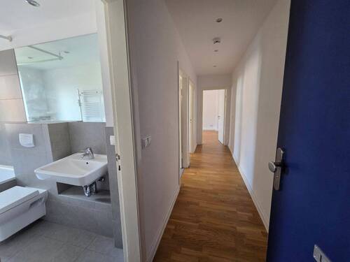 Flur/Bad - Etagenwohnung mit 40,00 m&sup2; in Kiel zur Miete