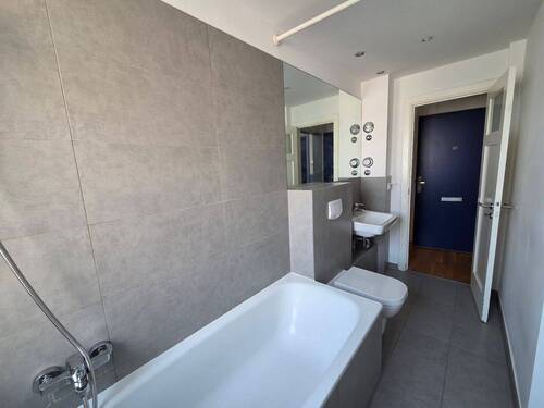 Bad mit Wanne - 