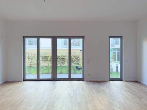 Wohnzimmer - 3 Zimmer Etagenwohnung zum Kaufen in Berlin