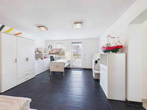 Büro EG - umgebaute Garage - 