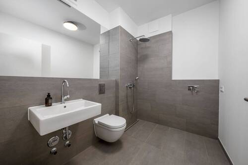 2 - 4 Zimmer Etagenwohnung zum Kaufen in Berlin