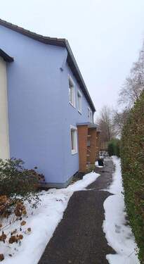 Zuwegung Frontseite - 4 Zimmer Reihenmittelhaus zum Kaufen in Celle