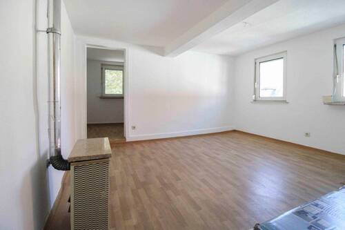 Wohnzimmer DG Wohnung - Mehrfamilienhaus, Wohnhaus in Stuttgart zum Kaufen