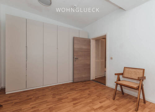 Schlafzimmer mit Einbauschrank - 