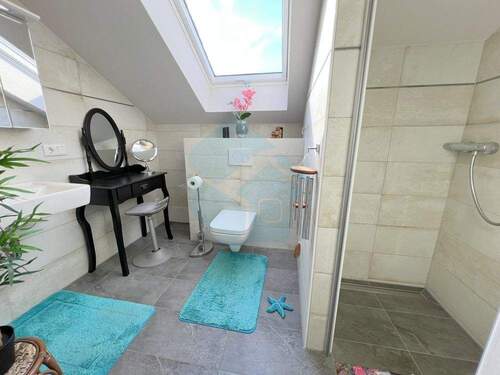 Badezimmer 1 Dachgeschoss - 