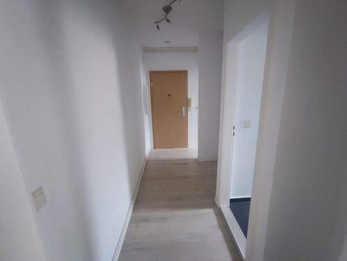 Flurbereich- Referenzfoto - 2 Zimmer Etagenwohnung zur Miete in Merseburg