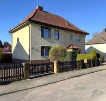 Ihr Hausprojekt in Wolfen: 586 m² Grundstück, Nebengebäude, Garage & Dachbodenreserve - Bitterfeld-Wolfen