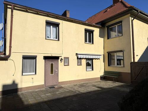 Innenhof - Doppelhaushälfte mit 119,10 m&sup2; in Bitterfeld-Wolfen zum Kaufen